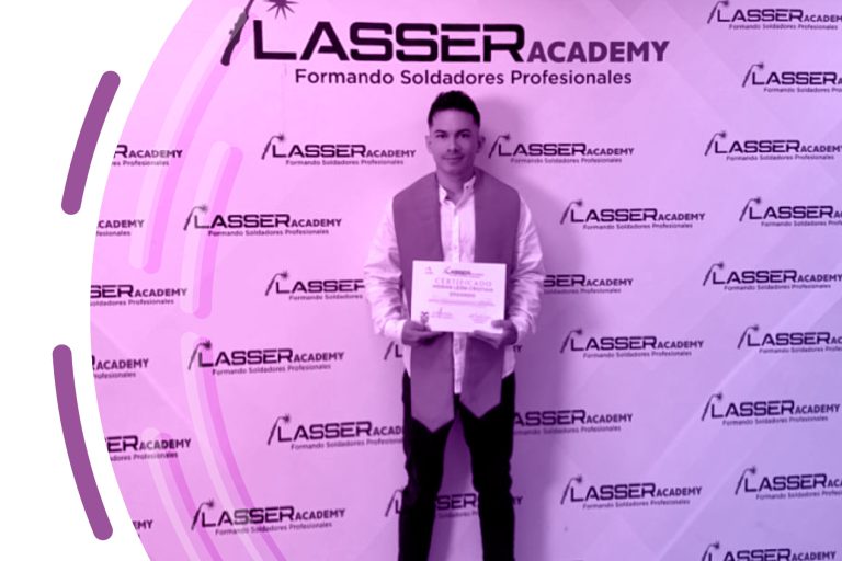 Formación y excelencia: colaborador obtiene certificación de Soldador Profesional